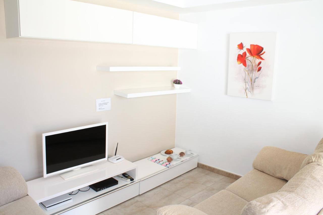 Villa Betty Cala'N Blanes  Exterior photo