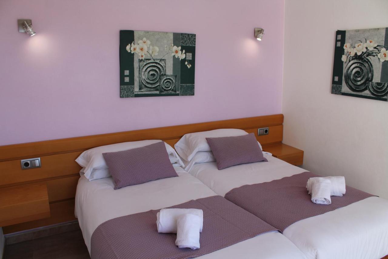 Villa Betty Cala'N Blanes  Exterior photo